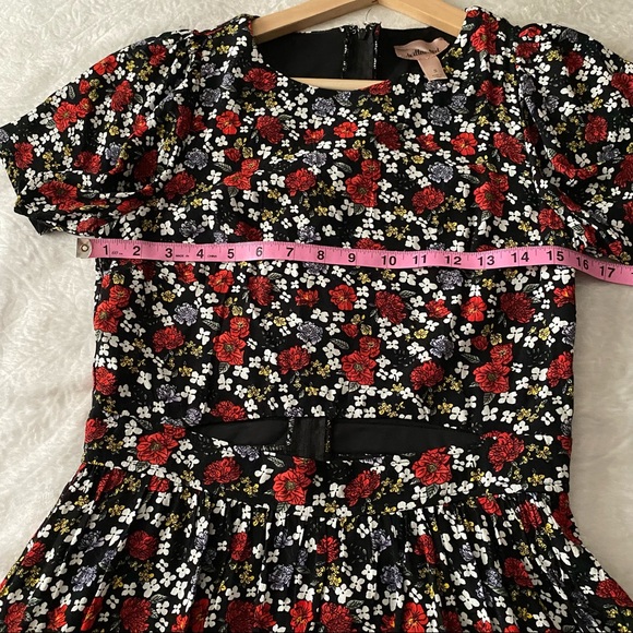 Floral Print Stomach Cut Out Short Sleeve Dress - Picture 9 of 14